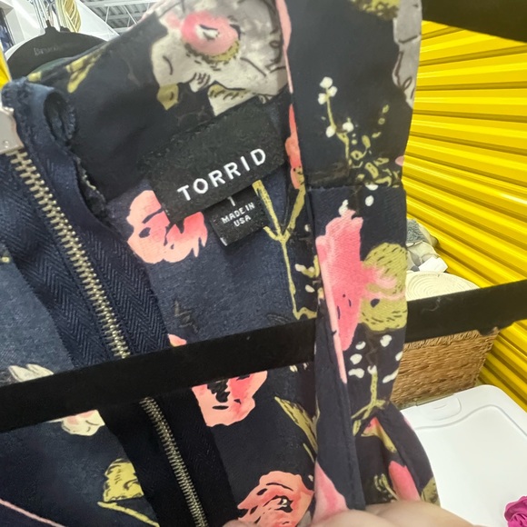 Torrid | Navy Blue Goddess Neck Top | size 2 - Picture 3 of 4